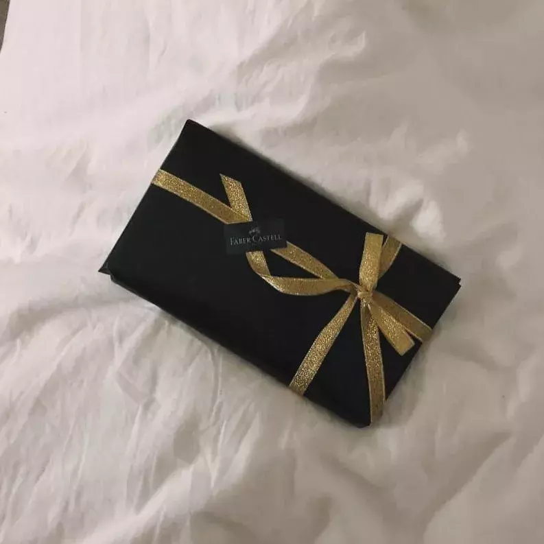 きょう何の日 彼氏へ なんでもない日 に小さなプレゼントを ローリエプレス