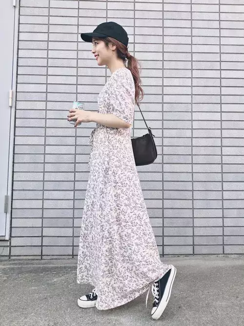 エトワール Evelyn By 花 S Shop エブリンならラクマ 着るだけで可愛い花柄ロングワンピース ガーリーからフェミニンコーデに の通販 ルール