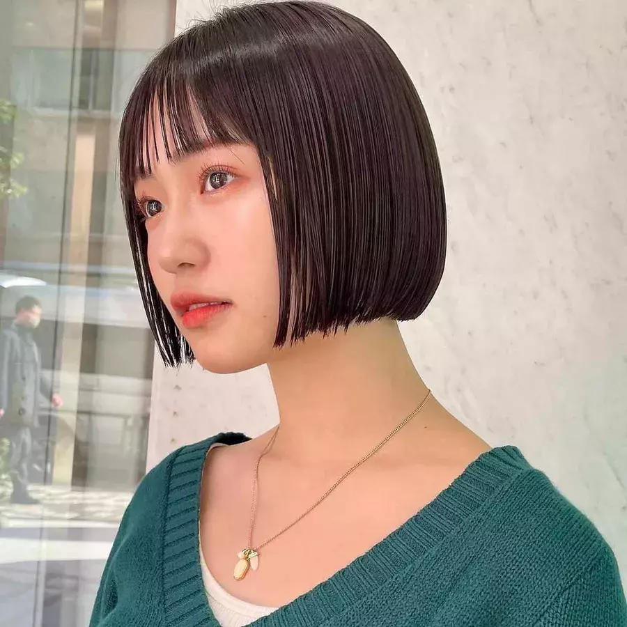 前髪ありボブで大人可愛いスタイルを作ろう 30代40代女子が似合う前髪ありボブのポイント ローリエプレス