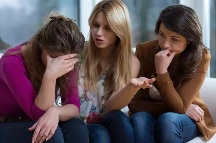 帝王切開 楽でいいね に言い放った友人 そんなワケない 内臓と腹切るんだよ と言うと 友人は ローリエプレス