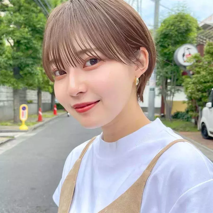 シースルー前髪で一気に垢抜け 人気スタイル シースルー前髪の作り方 ローリエプレス