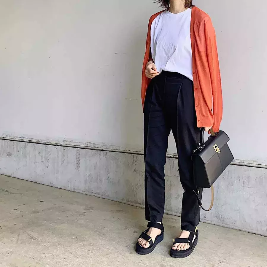 可愛いにも程がある ユニクロ つい目がいく オレンジカーデ ローリエプレス 可愛いにも程がある ユニクロ つい目がいく オレンジカーデ ローリエプレス