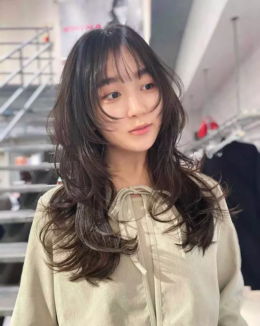 ネオウルフ ロングで大人っぽさが叶う 人気アレンジを紹介 ローリエプレス