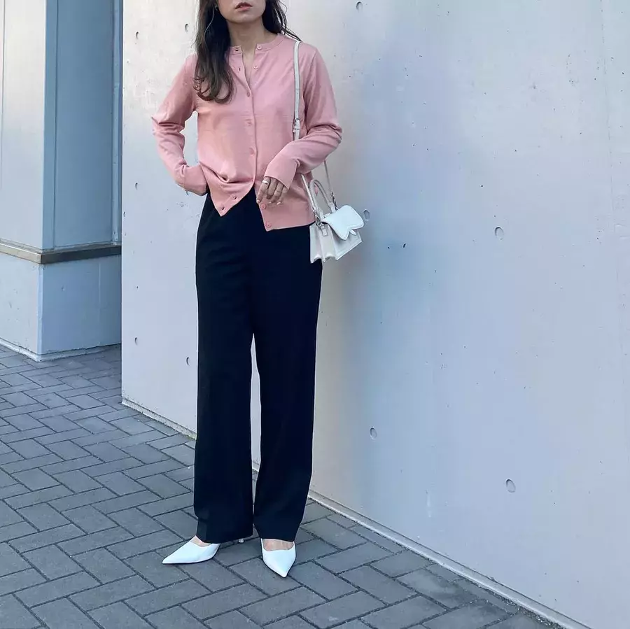 滑らかで着やすい 春コーデに使いたい ユニクロ の カーディガン ローリエプレス