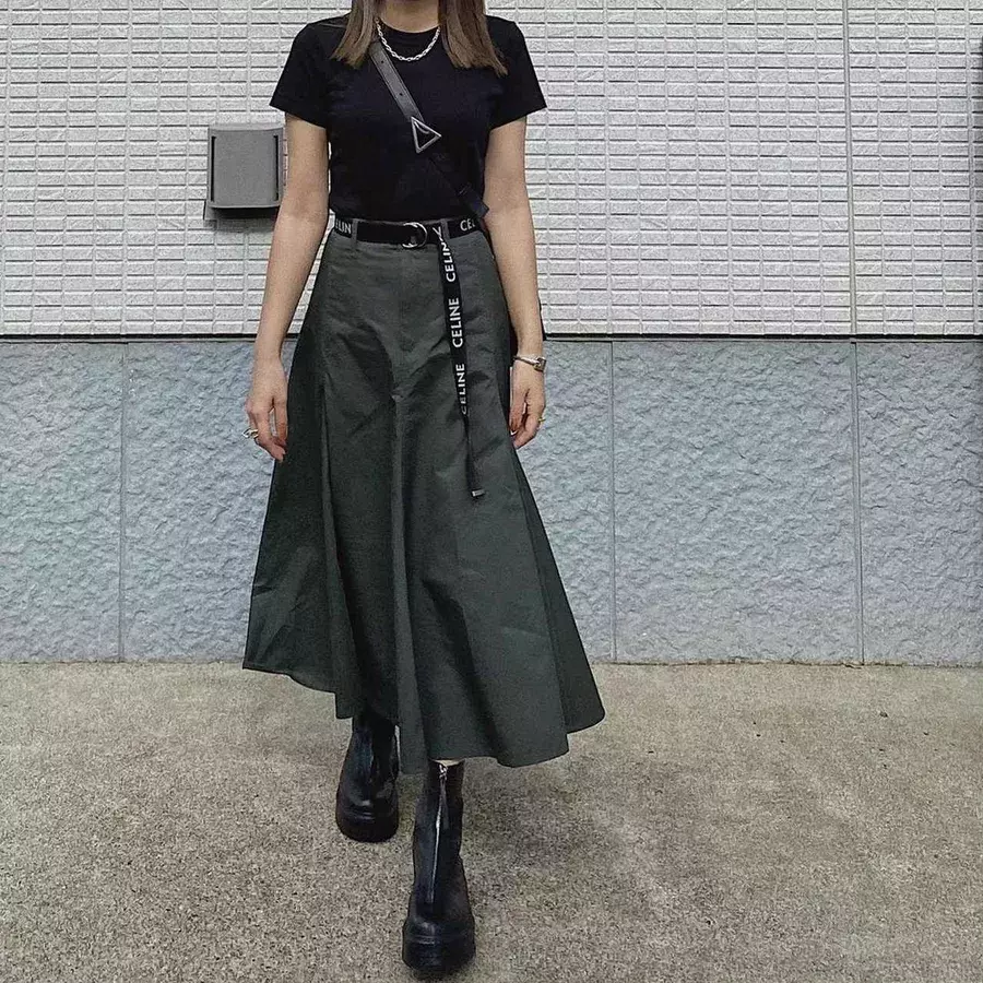 秋服難民 朗報 ユニクロ の 新色アイテム はどれも買って損なし ローリエプレス
