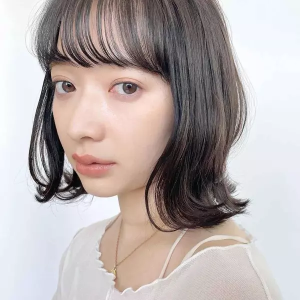憧れはオルチャンみたいな色白肌 透明感あふれる 暗髪 ヘアスタイル特集 ローリエプレス
