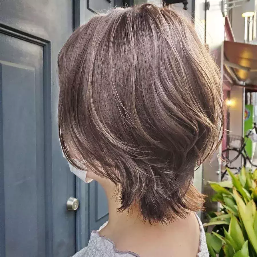 髪を伸ばしかけの人必見 くびれレイヤーボブ でロングヘア美人 ローリエプレス