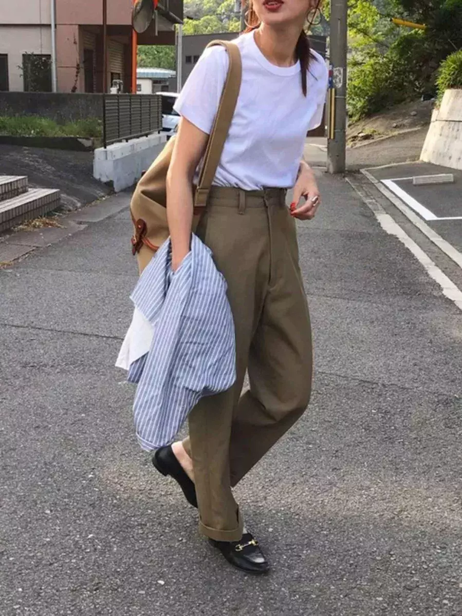 1枚990円マジか Gu 無印 プチプラtシャツは 複数買い 待ったなし ローリエプレス