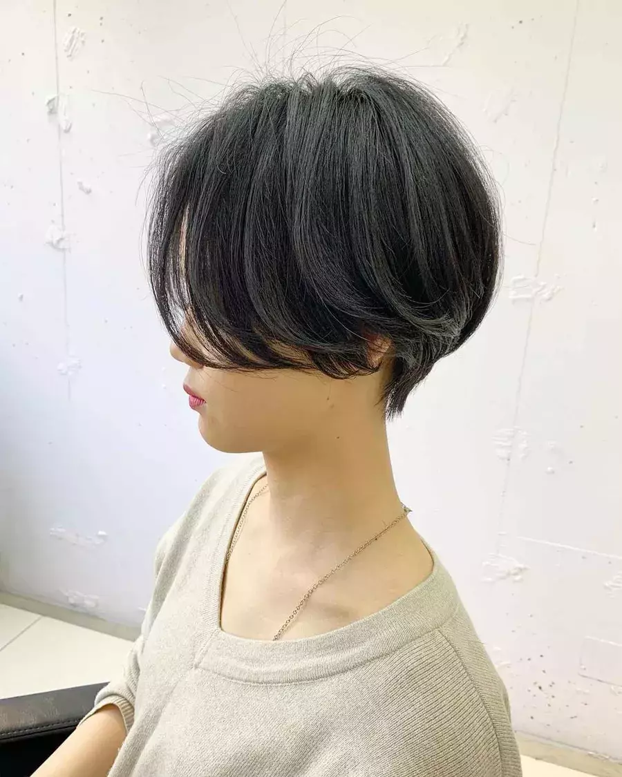 小顔効果を狙うなら コンパクトショート が断然オススメ ローリエプレス 小顔効果を狙うなら コンパクトショート が断然オススメ ローリエプレス