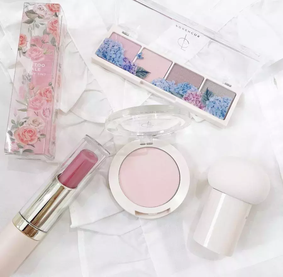 こんなかわいい見た目のコスメに出会ったことない 飾れるコスメ ローリエプレス