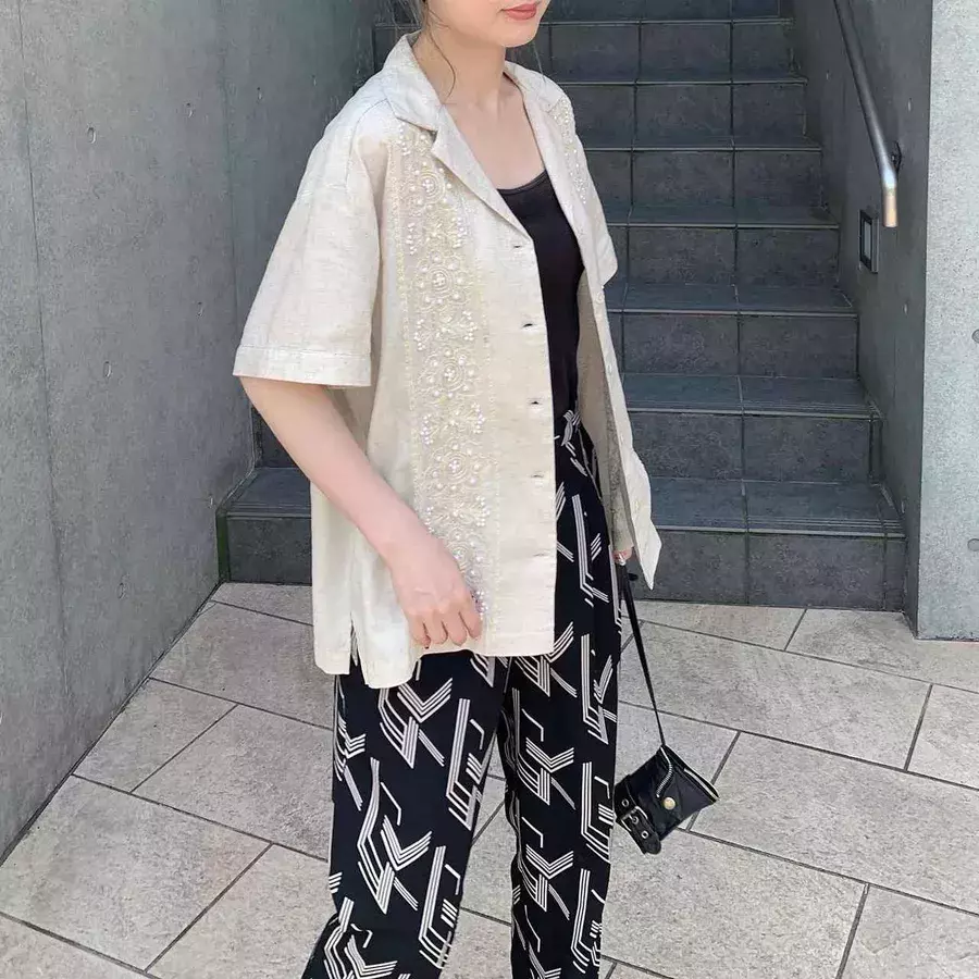 夏らしさ満点 開襟シャツ 柄パンツコーデ ローリエプレス