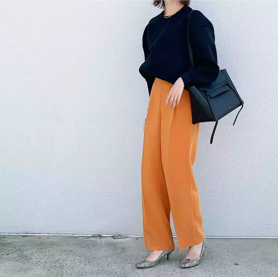 ユニクロ Theory の スウェットプルオーバー 正解コーデ ローリエプレス