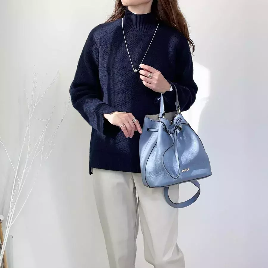 決着つかないよ ユニクロ の 黒 Vs ネイビー コーデ どっちが好き ローリエプレス