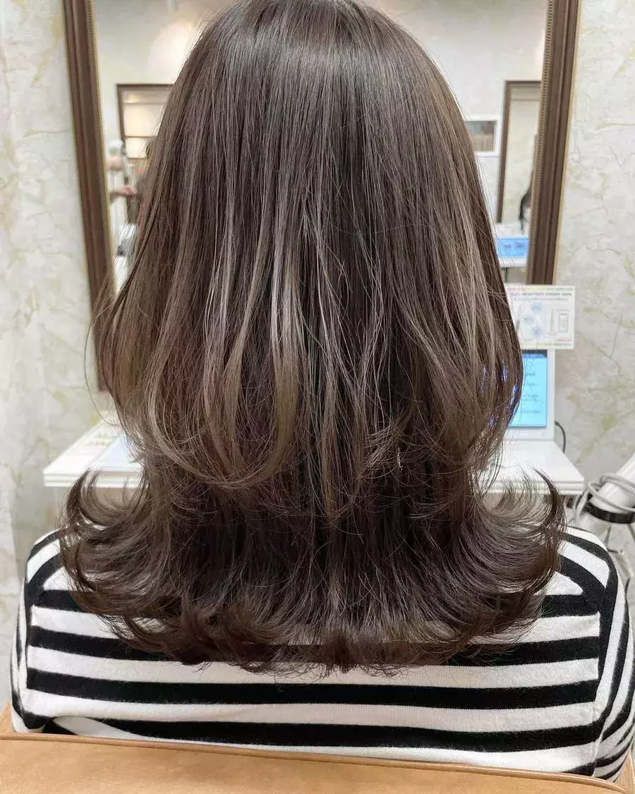 ミディアム派 ロング派 レイヤーカット の振り幅がえぐい ローリエプレス