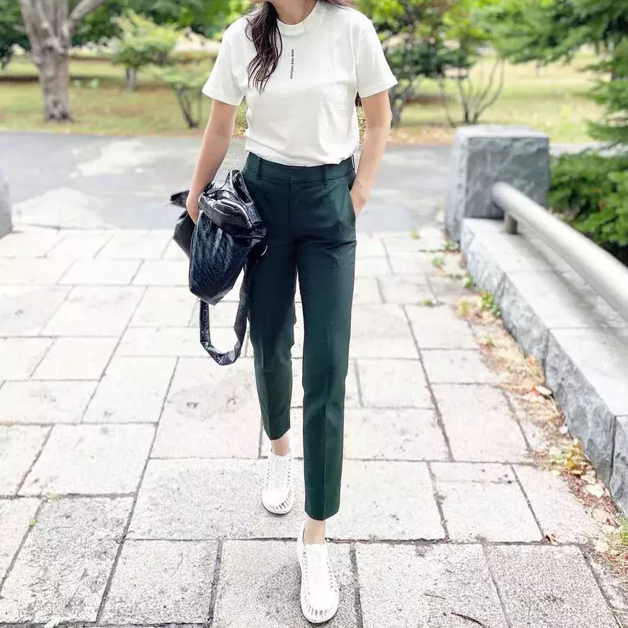 ザラ女抜かりない Zara の カフェで仕事する日コーデ ローリエプレス