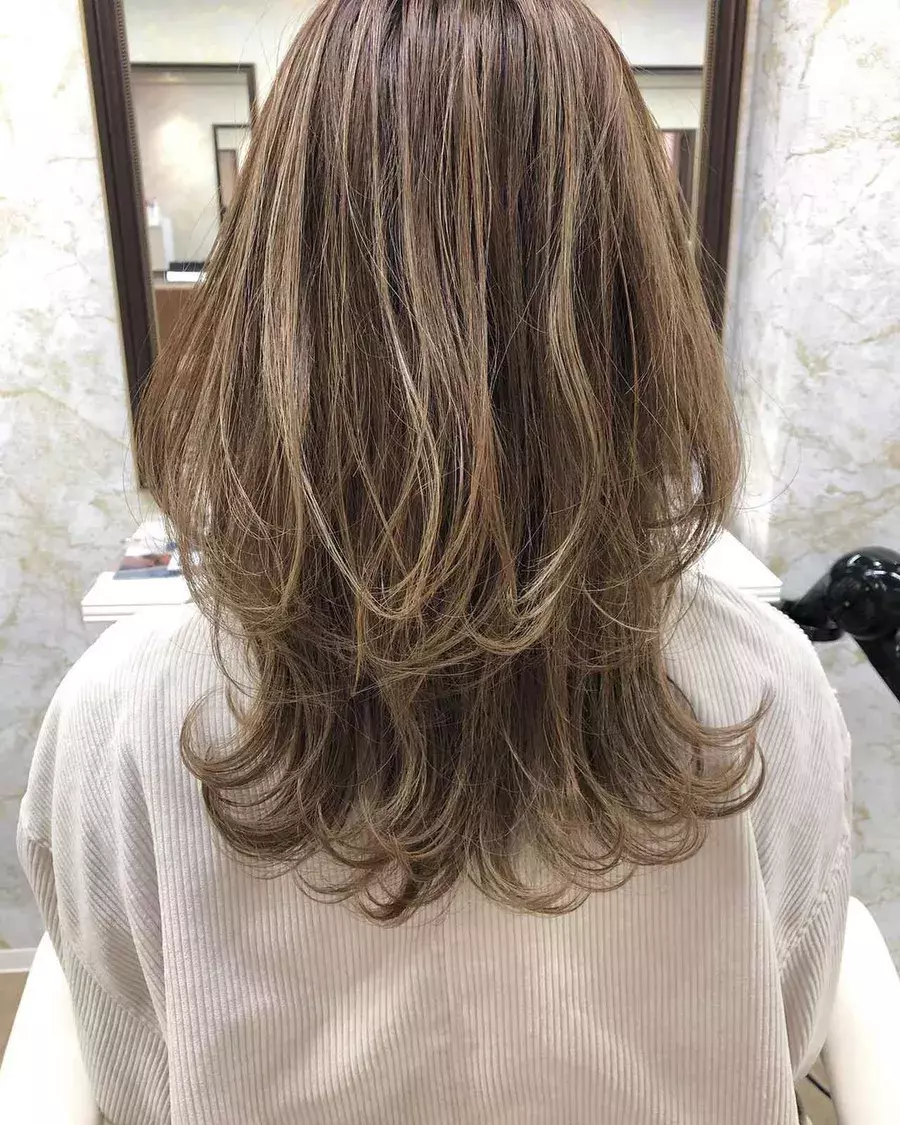 短め 長め この秋も レイヤーカット でヘアスタイルを一新 ローリエプレス