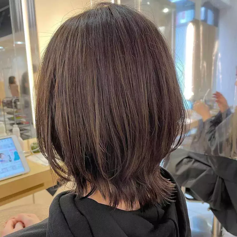 恋が始まる 大人女子におすすめ ミディアムレイヤー ローリエプレス