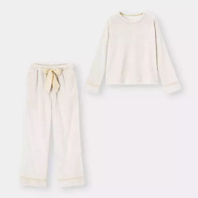 100 の保証 Guのモコモコパジャマです Teleacv Cl 100 の保証 Guのモコモコパジャマです Teleacv Cl