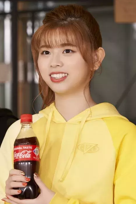 Niziu新曲も聞ける 誕生日を迎えたmayukaへのリアルサプライズも見られる新cmが可愛すぎ ローリエプレス Niziu新曲も聞ける 誕生日を迎えたmayukaへのリアルサプライズも見られる新cmが可愛すぎ ローリエプレス