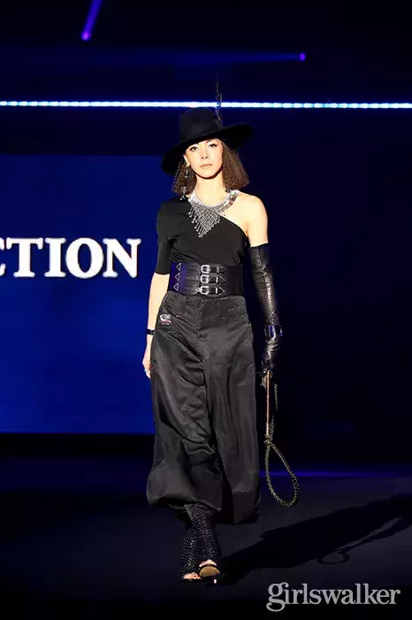 土屋アンナ ニッカボッカをモードに着こなし ワークマン女子 に ローリエプレス