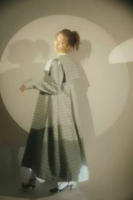 ハニーミーハニー が八木アリサとコラボ ガーリーなミニワンピやコートが登場 ローリエプレス