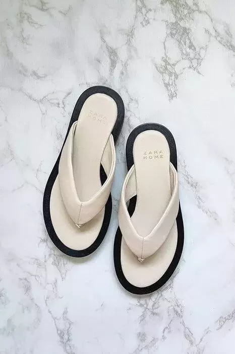 Zaraじゃない ザラホーム のレザー素材ビーチサンダルが可愛いすぎ ローリエプレス Zaraじゃない ザラホーム のレザー素材ビーチサンダルが可愛いすぎ ローリエプレス