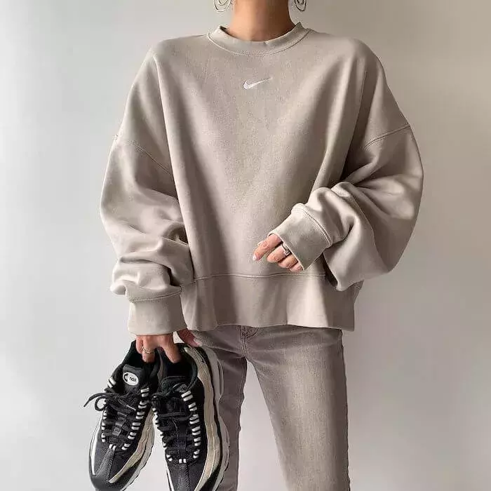 ナイキスウェットはヘビロテ確定 Nike 着回し万能アイテムでこっそり秋を先取り ローリエプレス ナイキスウェットはヘビロテ確定 Nike 着回し万能アイテムでこっそり秋を先取り ローリエプレス