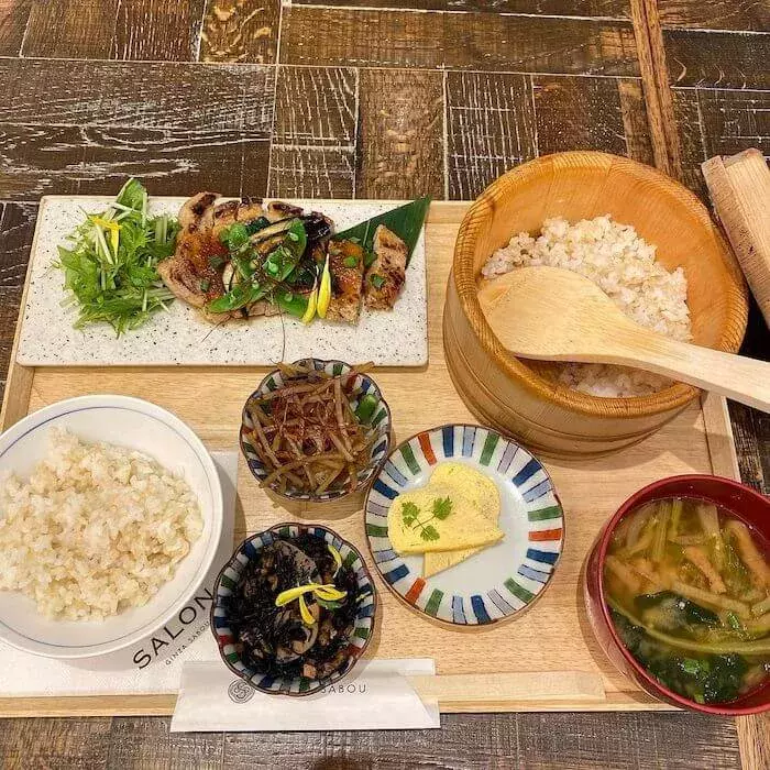 ダイエット中でもおしゃれランチがしたい 都内のヘルシー定食5選 ローリエプレス