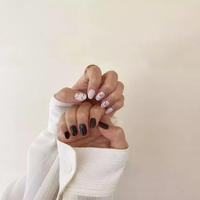 オーロラネイルも 初心者でも簡単に可愛く セルフネイルおすすめ5選 ローリエプレス オーロラネイルも 初心者でも簡単に可愛く セルフネイルおすすめ5選 ローリエプレス