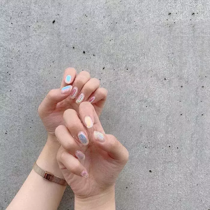 オーロラネイルも 初心者でも簡単に可愛く セルフネイルおすすめ5選 ローリエプレス オーロラネイルも 初心者でも簡単に可愛く セルフネイルおすすめ5選 ローリエプレス