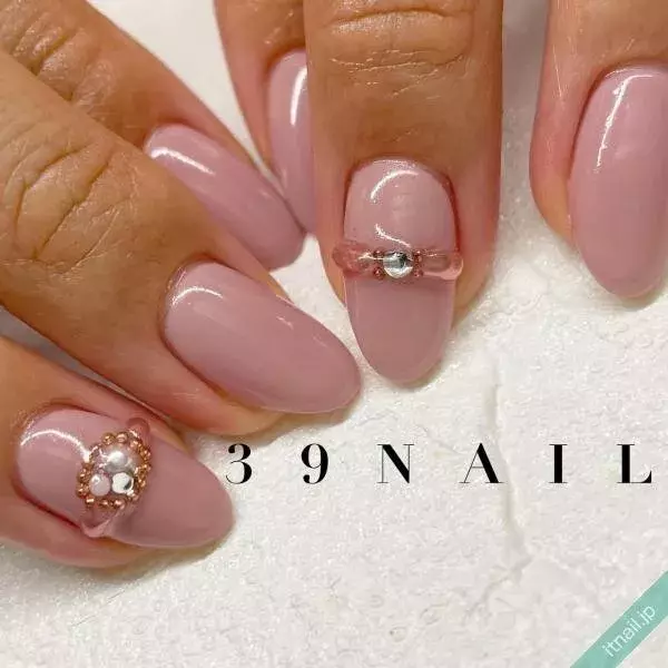 きらっと目をひくアクセント 指輪風デザインが可愛いネイル7選 ローリエプレス きらっと目をひくアクセント 指輪風デザインが可愛いネイル7選 ローリエプレス