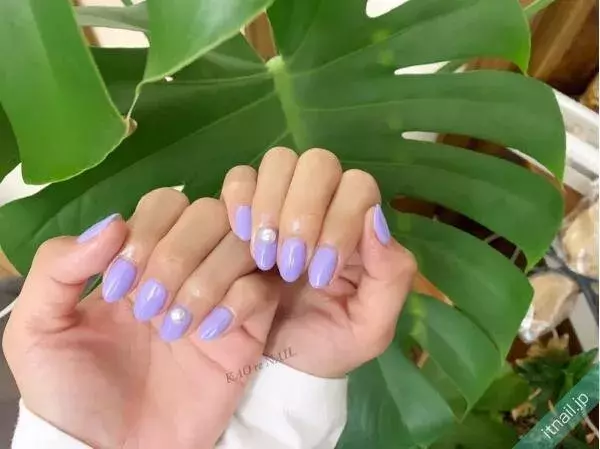 やっぱり可愛いのが好き キュートな パールネイル 9選 ローリエプレス やっぱり可愛いのが好き キュートな パールネイル 9選 ローリエプレス