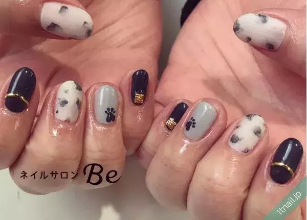 思わず胸キュンしちゃうかも 可愛い 足跡ネイル が女心をくすぐる ローリエプレス