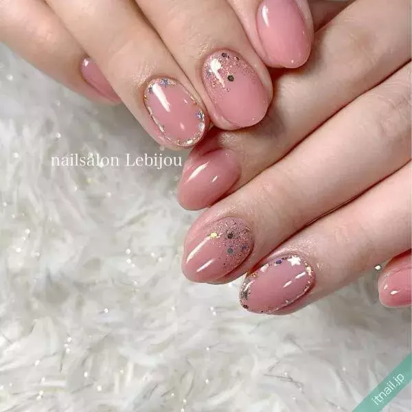 大人の女性に似合う星ネイル さりげなくキラッと輝くデザイン9選 ローリエプレス 大人の女性に似合う星ネイル さりげなくキラッと輝くデザイン9選 ローリエプレス