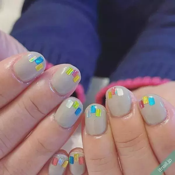 レジャーシーズン 浮かない 映える 大人ポップネイル ローリエプレス