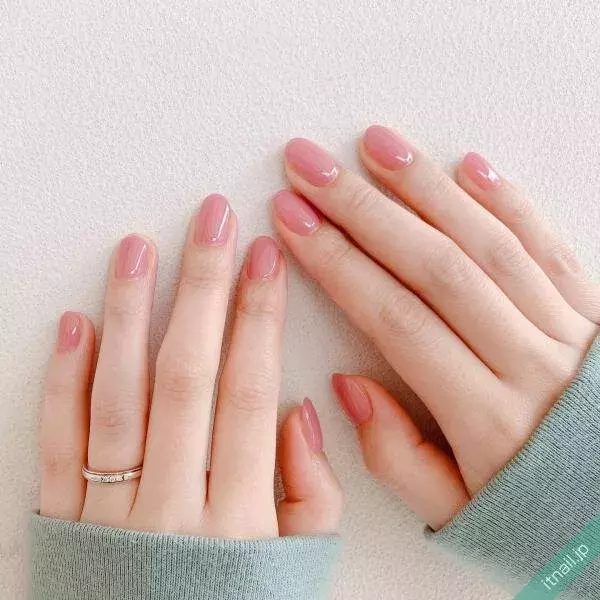 艶々ジェルネイル 透明感たっぷりで気分もうっとり ローリエプレス