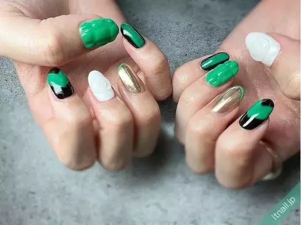 22年春ネイルは ケリーグリーン に注目 指先萌える鮮やかデザイン ローリエプレス