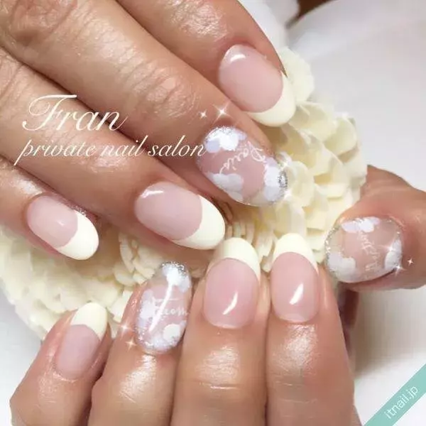 イエベ春 さんにおすすめの春ネイル特集 明るく柔らかい色をチョイス ローリエプレス イエベ春 さんにおすすめの春ネイル特集 明るく柔らかい色をチョイス ローリエプレス