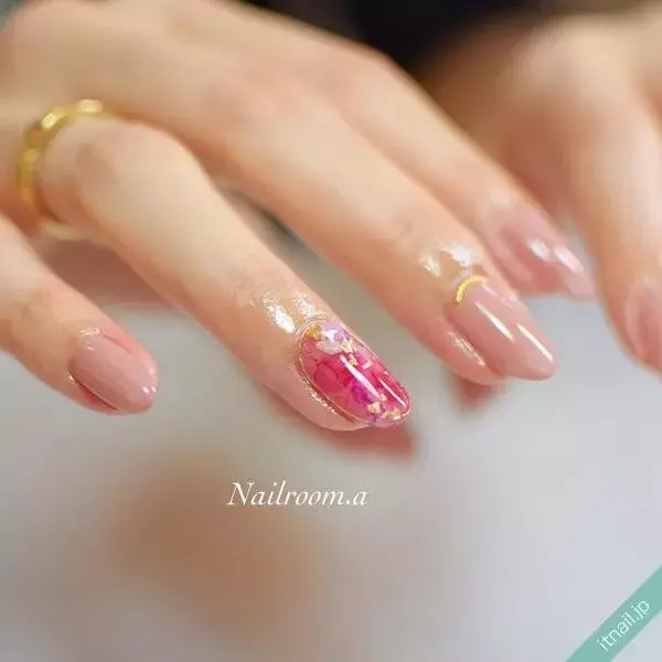 ピンク シェル ニュアンス の夏ネイル特集 最強に可愛い指先へ ローリエプレス
