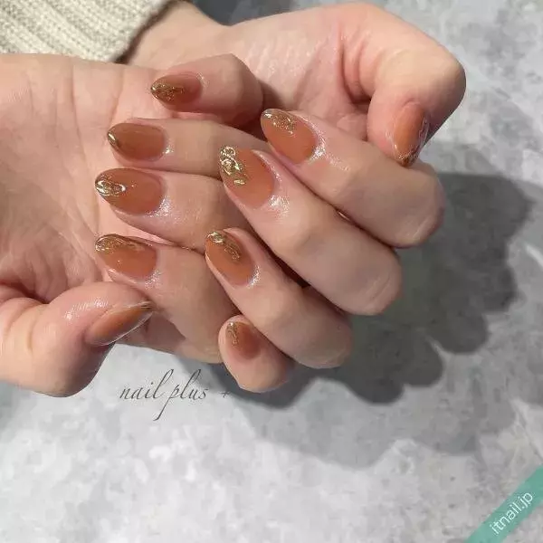 ミラーネイルが主役 旬なおしゃれデザイン10選 ローリエプレス ミラーネイルが主役 旬なおしゃれデザイン10選 ローリエプレス