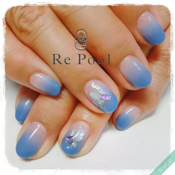 晴れた日の 空色ネイル スカイブルーが美しいデザイン特集 ローリエプレス 晴れた日の 空色ネイル スカイブルーが美しいデザイン特集 ローリエプレス