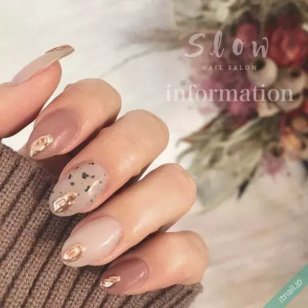 大人向けの ダルメシアン柄ネイル 特集 可愛いもかっこいいも作れる ローリエプレス