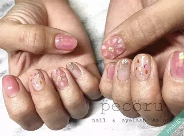 クリアなぷっくりフラワー のネイルデザイン集 遊び心も爽やかさも両立 ローリエプレス クリアなぷっくりフラワー のネイルデザイン集 遊び心も爽やかさも両立 ローリエプレス