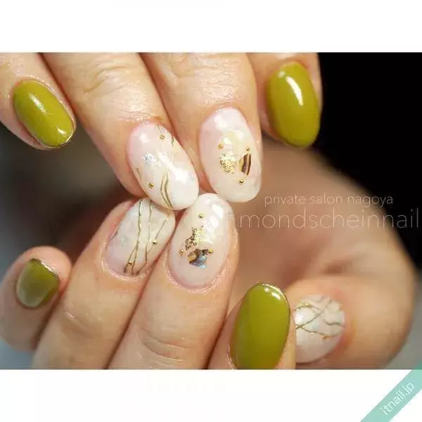 上品に艶やかに ホワイト ゴールドでアートするネイルデザイン ローリエプレス 上品に艶やかに ホワイト ゴールドでアートするネイルデザイン ローリエプレス