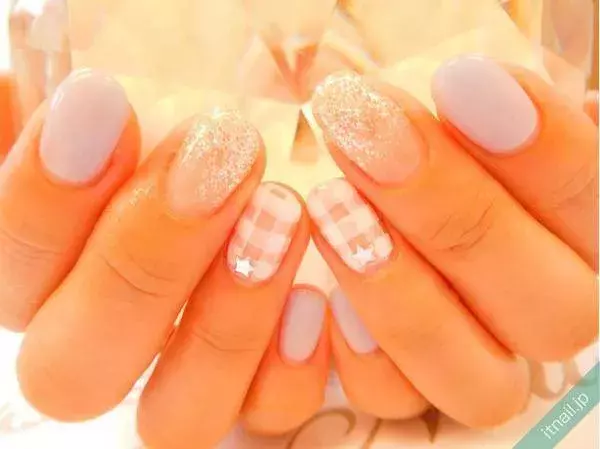 ギンガムチェックネイル 大人っぽく楽しむにはどうすればいい ローリエプレス ギンガムチェックネイル 大人っぽく楽しむにはどうすればいい ローリエプレス