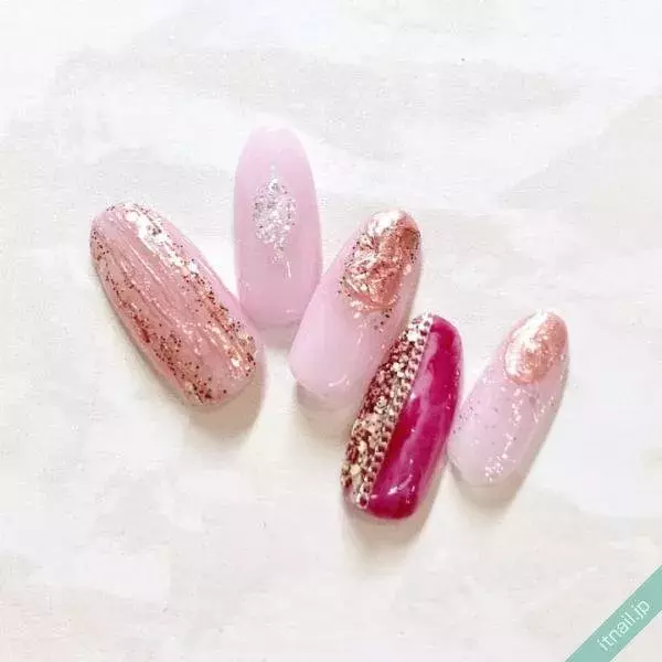 大人かわいいチェーンネイルのデザイン集 アクセント役にしてこなれ感up ローリエプレス 大人かわいいチェーンネイルのデザイン集 アクセント役にしてこなれ感up ローリエプレス