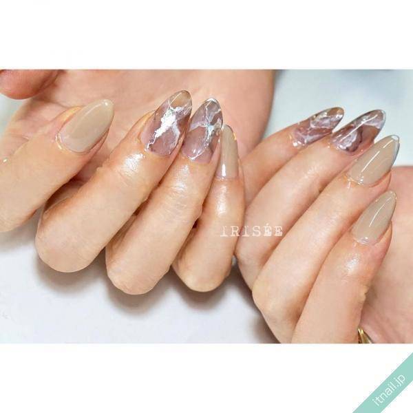 定番人気の 天然石ネイル がいまっぽ 夏 秋の正解デザインが知りたい ローリエプレス