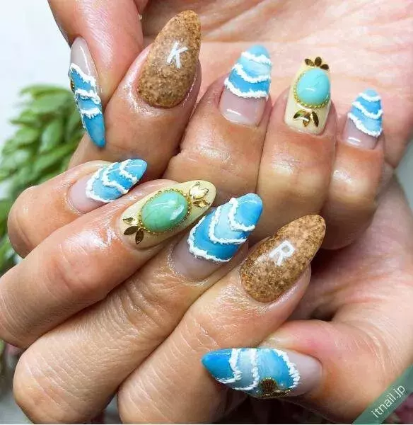さざ波ネイル で夏を満喫 おすすめハンド フットデザイン10選 ローリエプレス