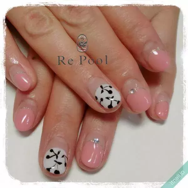 大人も可愛く楽しめる さくらんぼネイル が明るくてキュート ローリエプレス