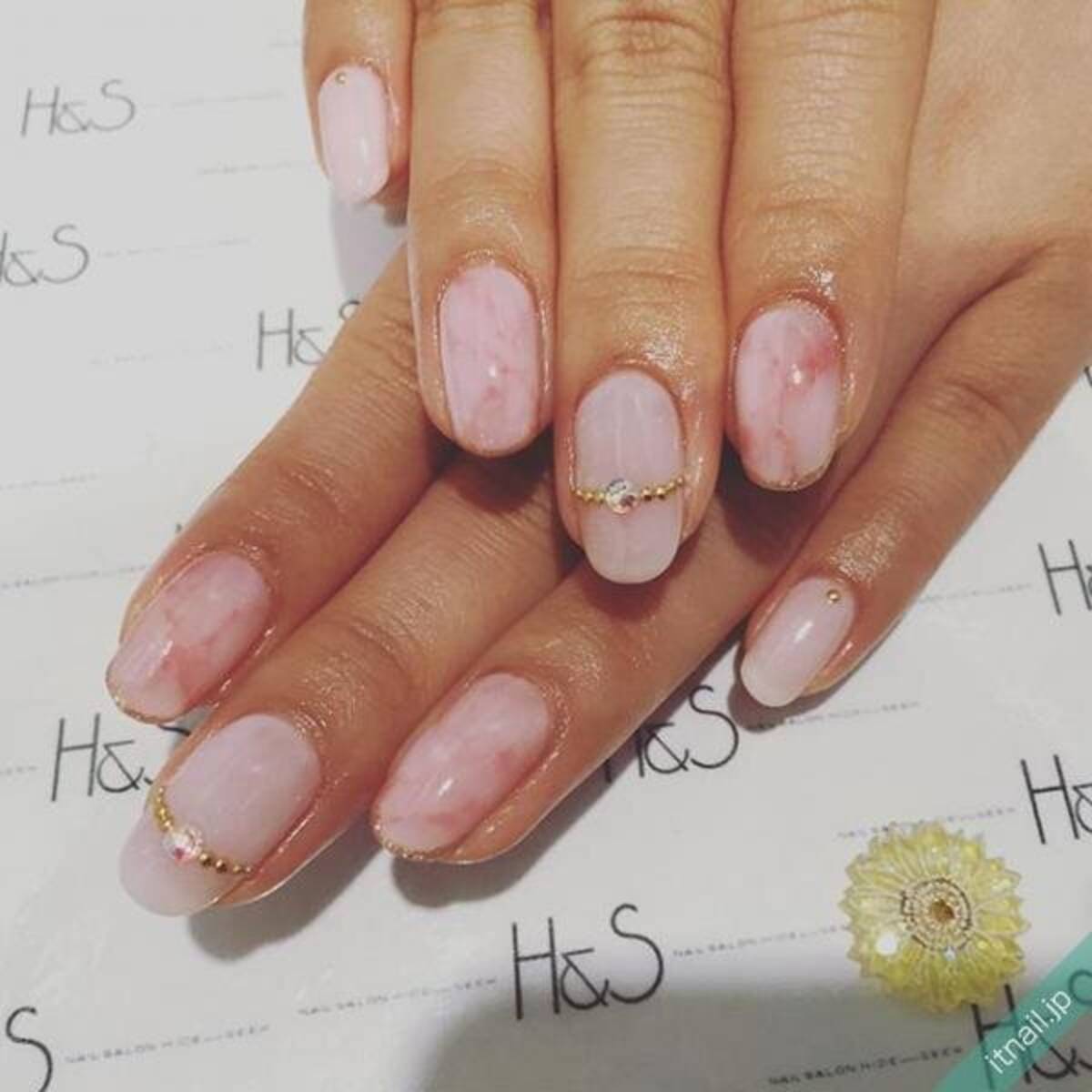 指輪モチーフのネイルが可愛すぎる おすすめのリングデザインまとめ ローリエプレス